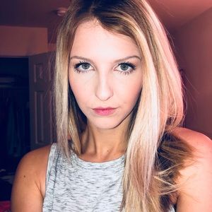 Meet your Posher, Kayla